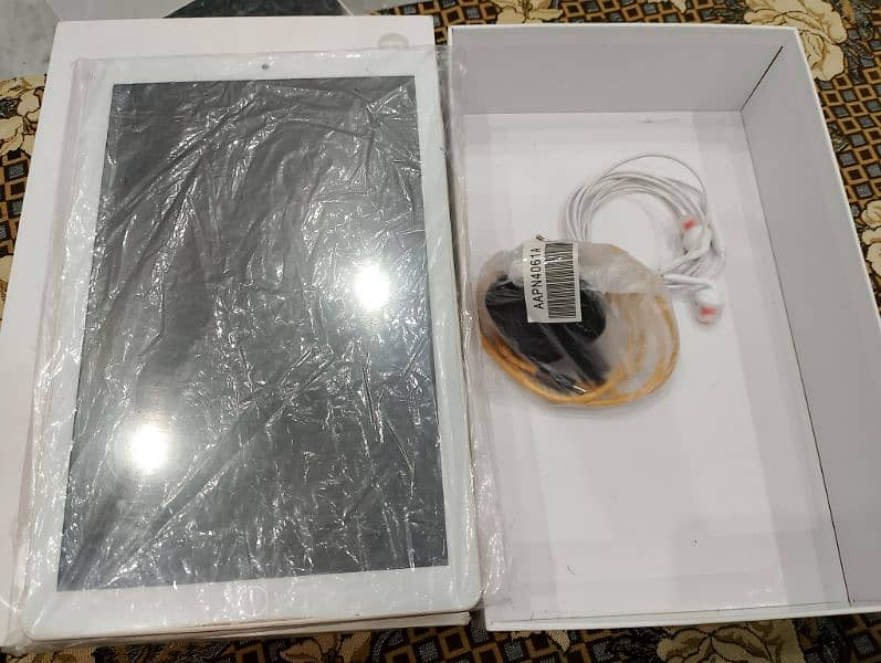 Mi-pad tablet with complete box. 2