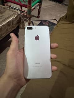 Iphone 7+ 128 gb silver colour 0