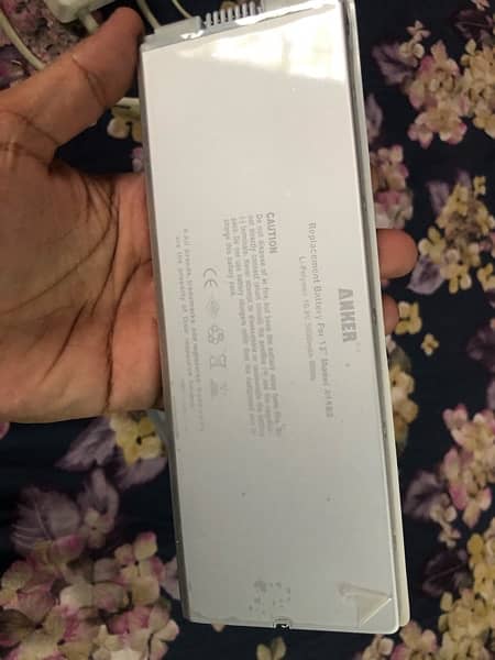 Macbook 2008 Model Brand New Battery and Charger 4