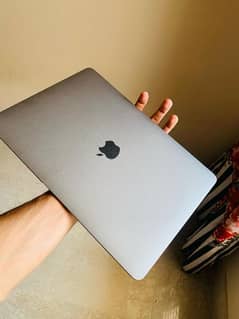 Mac book Air 2018 new condition