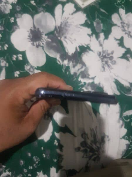 i am selling my samsung s20 fe board dead 2