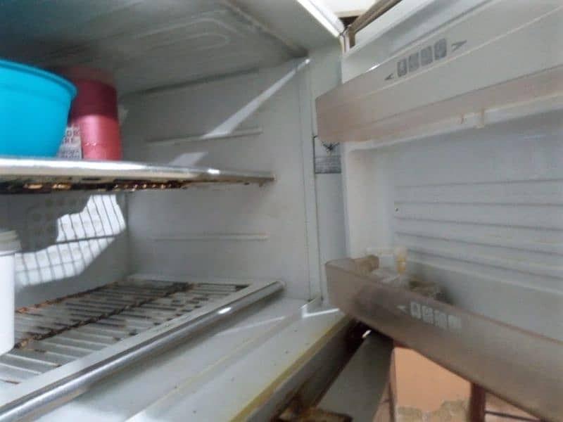 Refrigerator Dawlance company 8