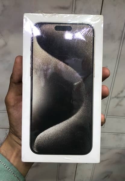 Iphone 15 pro max 256gb physical dual sim 4