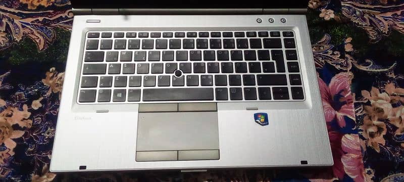 HP laptop windows 10pro 3