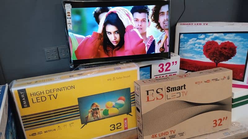 SUPER DEAL 32 INCHES SMART SLIM LED TV HD FHD IPS SCREEN 2