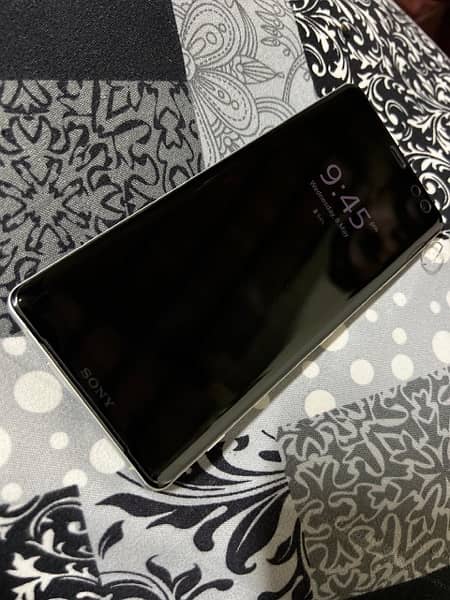 sony Xperia 3 6