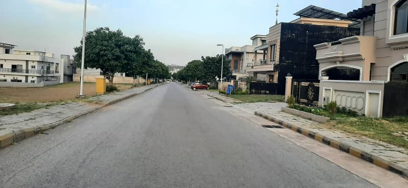 Bahria Town 10 Marla Plot for sale 1