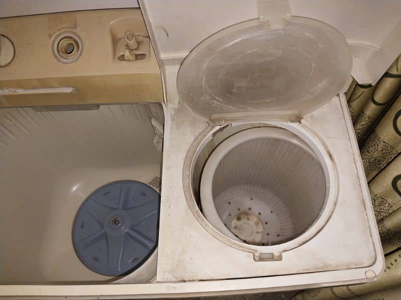 Dawlance Washing machine with dryer 1