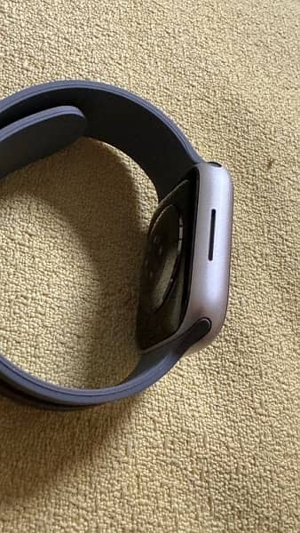 Apple Watch Series 8 45mm with box 5