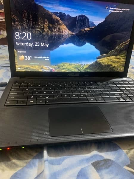 ASUS laptop in very good condition 2