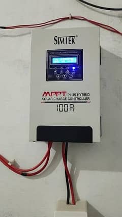 Simtek 100a hybrid mppt solar controller