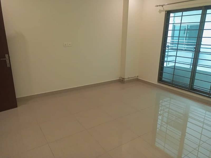 3 Bedrooms Apartment Available For Sale in Askari 11 Block D | HOT DEAL 12