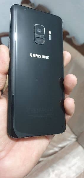 Samsung s9 dotted 3