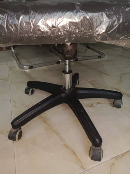 2 office chair for sale only one month used 1