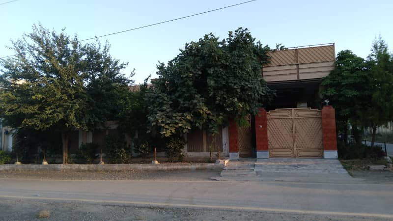 1.5 kanal House for urgent sale at armour colony phase 1 nowshera 31