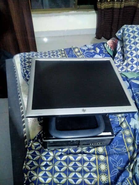 HP LCD and CPU for sale urgent 1