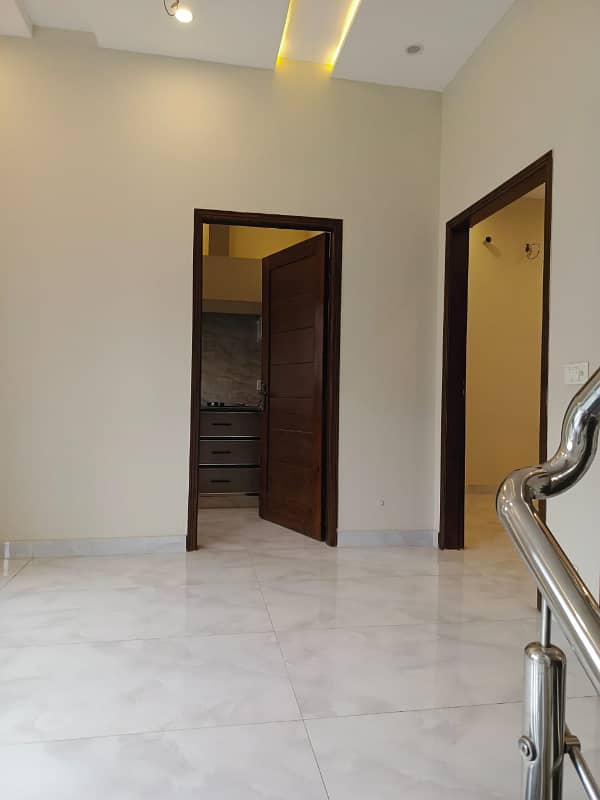 BRAND NEW 5 MARLA HOUSE FOR SALEAL KABIR TOWN LAHORE 3