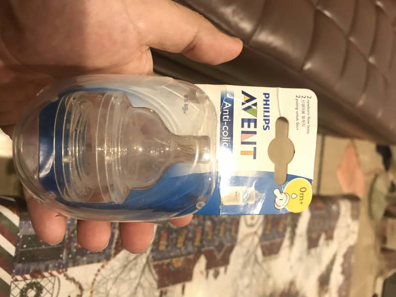 Philips Avent Anti Colic Feeder (02 x New Nipples only) 4