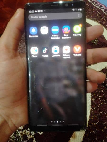 sumsung note 8 condition 7 by 10 screen scratch hai 3