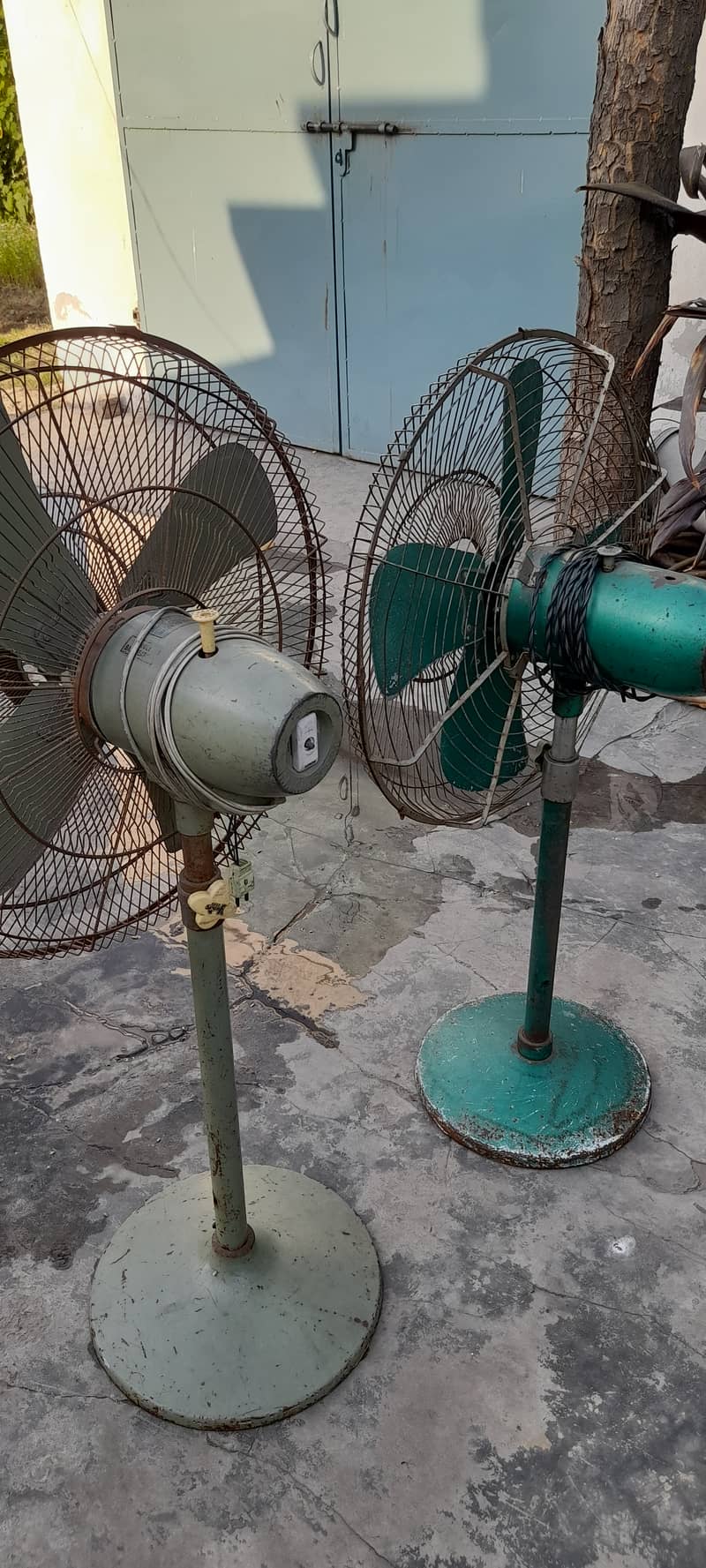 PADESTAL FAN HEAVY DUTY 3