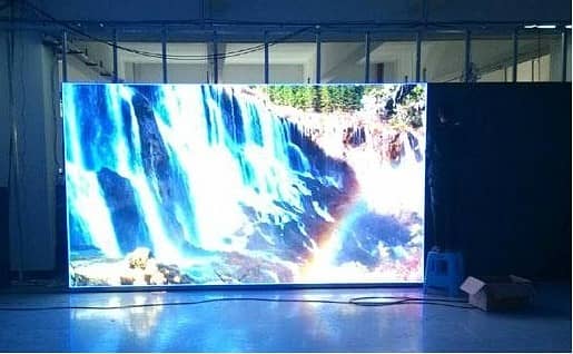 SMD SCREENS / VIDEO WALLS / POLE STREAMERS / POSTER TYPE OR FLOOR STAN 6