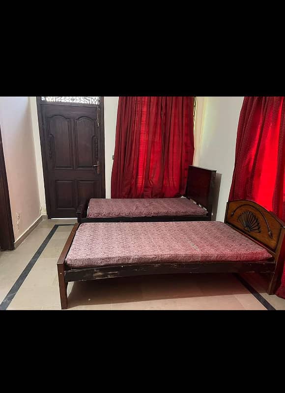 Furnish room available in G11/3 for ladies 3