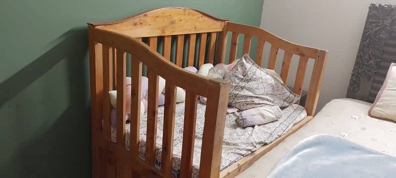 Baby cot Dyar wood 2