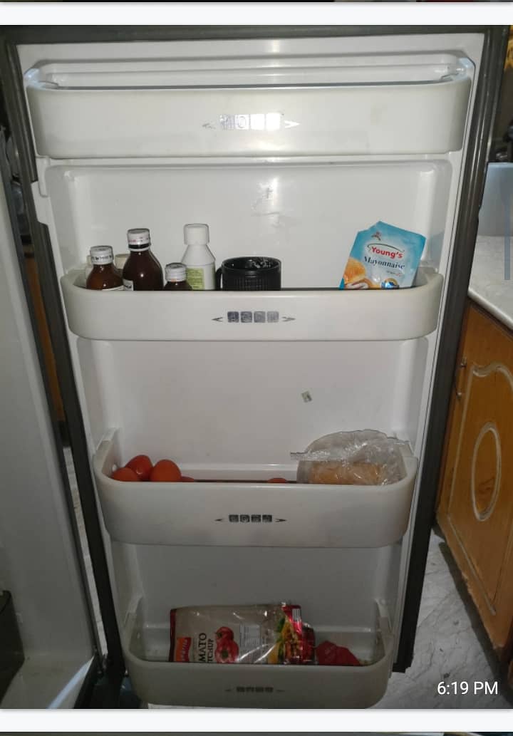 Medium size fridge by  dowlance 8