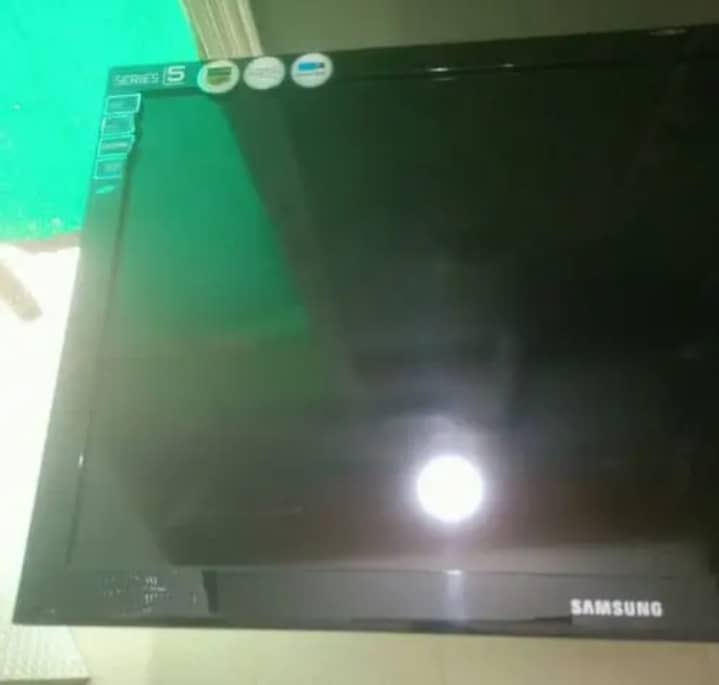 Samsung LCD 43''inch 3