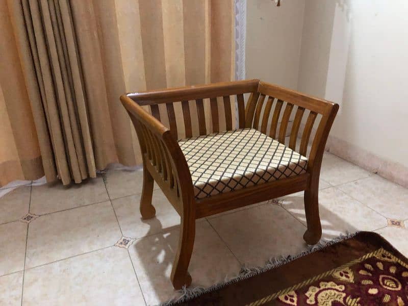 5 seater wooden sofa set up for urgent sale 3