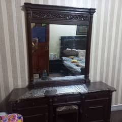 dressing table with miror 0