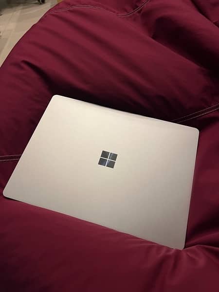 Microsoft Surface Laptop Go - Core i5 ‘ 10th Gen ‘ 4Gb/64GB SSD 1