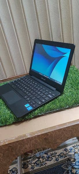 Samsung Chromebook 4gb 16gb 500c and 501c 5