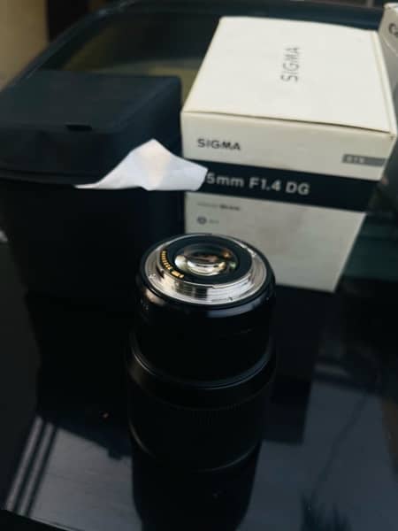 sigma 85mm f 1.4 Art lens for canon 3