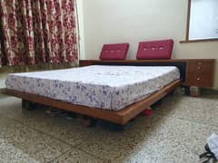 Handmade imported King Size Floating Bed with iron base.