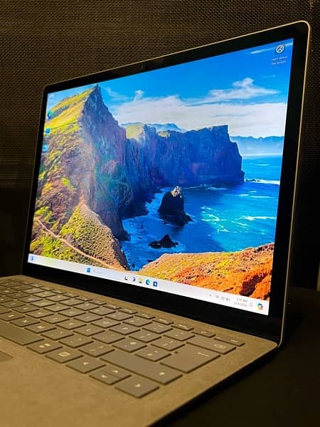 Microsoft Surface Laptop 3 “core i5 ‘ 10th Gen ‘ 16Gb/256Gb ‘ 4k ‘ 2
