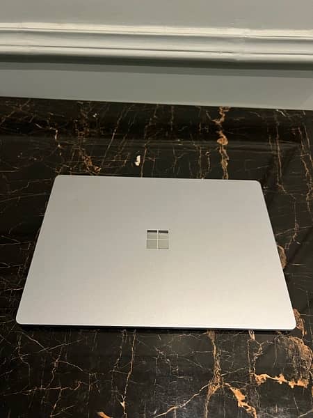 Microsoft Surface Laptop 3 “core i5 ‘ 10th Gen ‘ 16Gb/256Gb ‘ 4k ‘ 5