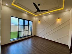 10 MARLA BRAND NEW LUXURIOUS HOUSE FOR SALE IN ABDULLAH GARDEN, AYESHA BLOCK, EAST CANAL ROAD FAISALABAD 0