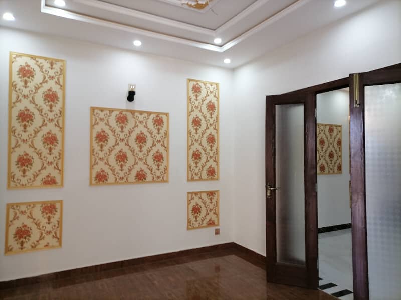 9.5 Marla 35 Front B/N Double Storey House Available For Sale Lahore 9