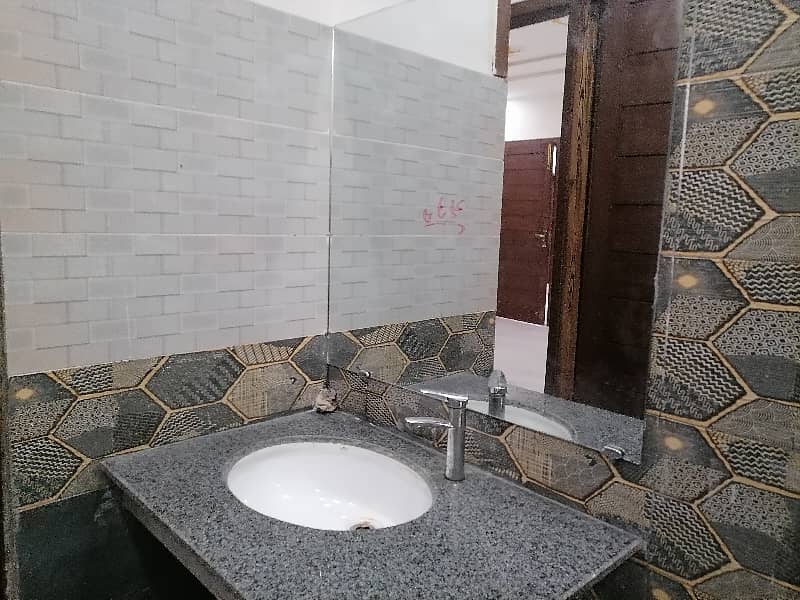 9.5 Marla 35 Front B/N Double Storey House Available For Sale Lahore 20