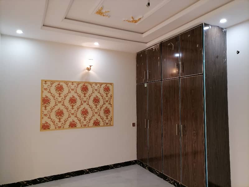 9.5 Marla 35 Front B/N Double Storey House Available For Sale Lahore 23