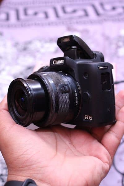 Canon M50 with 15/45mm 7