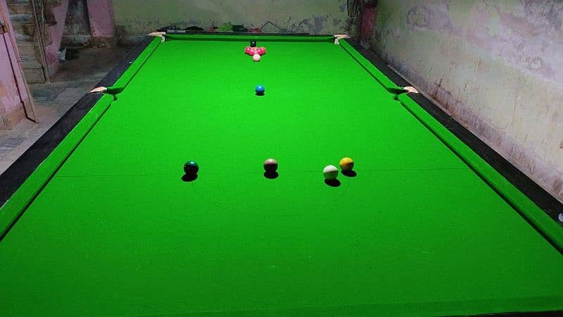 2 snooker Tables 5/10 good condition ccw 4