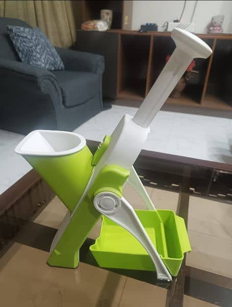 Vegetable chopper , slicer, dicer , cutter 1