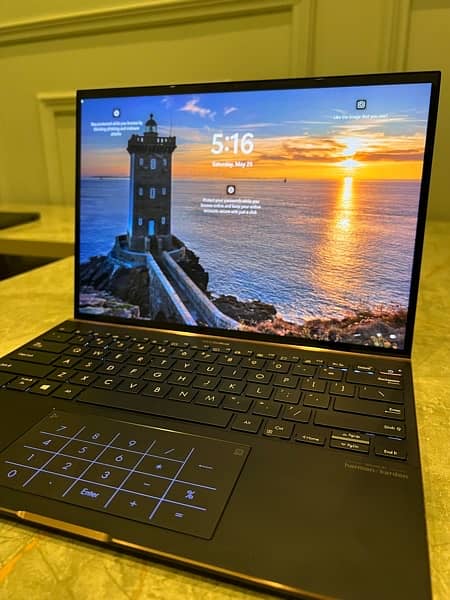 ASUS ZENBOOK 14 ‘ i7 ‘ 11th Gen ‘ 16Gb ‘ 512 GB SSD 0