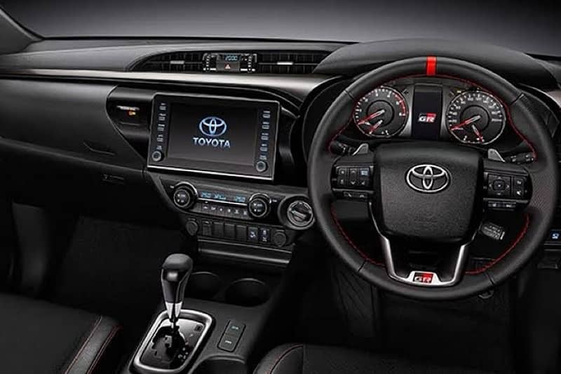 Toyota Hilux Revo GR-S 2024 1