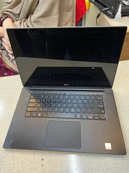 Dell precision 5520 (work station laptop with 4kdisplay & touchscreen) 3