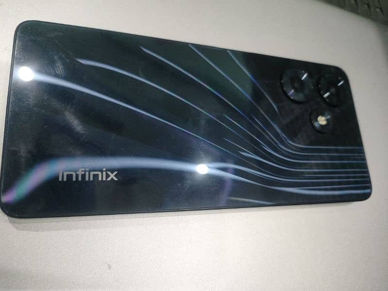 Infinix Hot 30 (8/128) 0