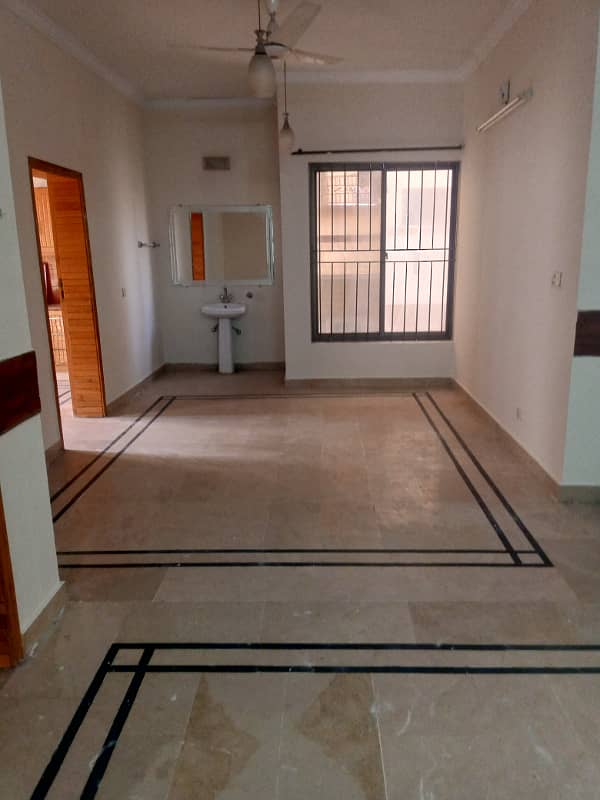 2 bed upper portion for rent e 11(original pic)/4 3