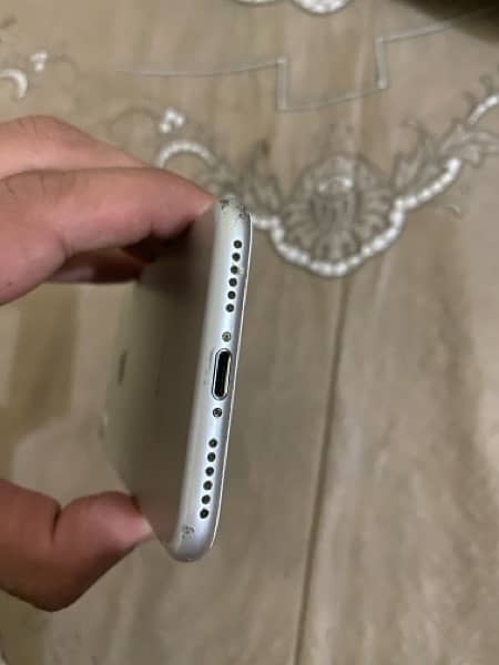 Iphone 7 non-pta ( with adapter & Cable ) 5